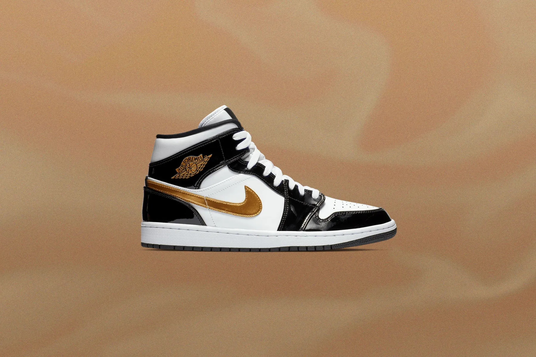 Air Jordan 1 Mid SE - Black/Metallic Gold/White