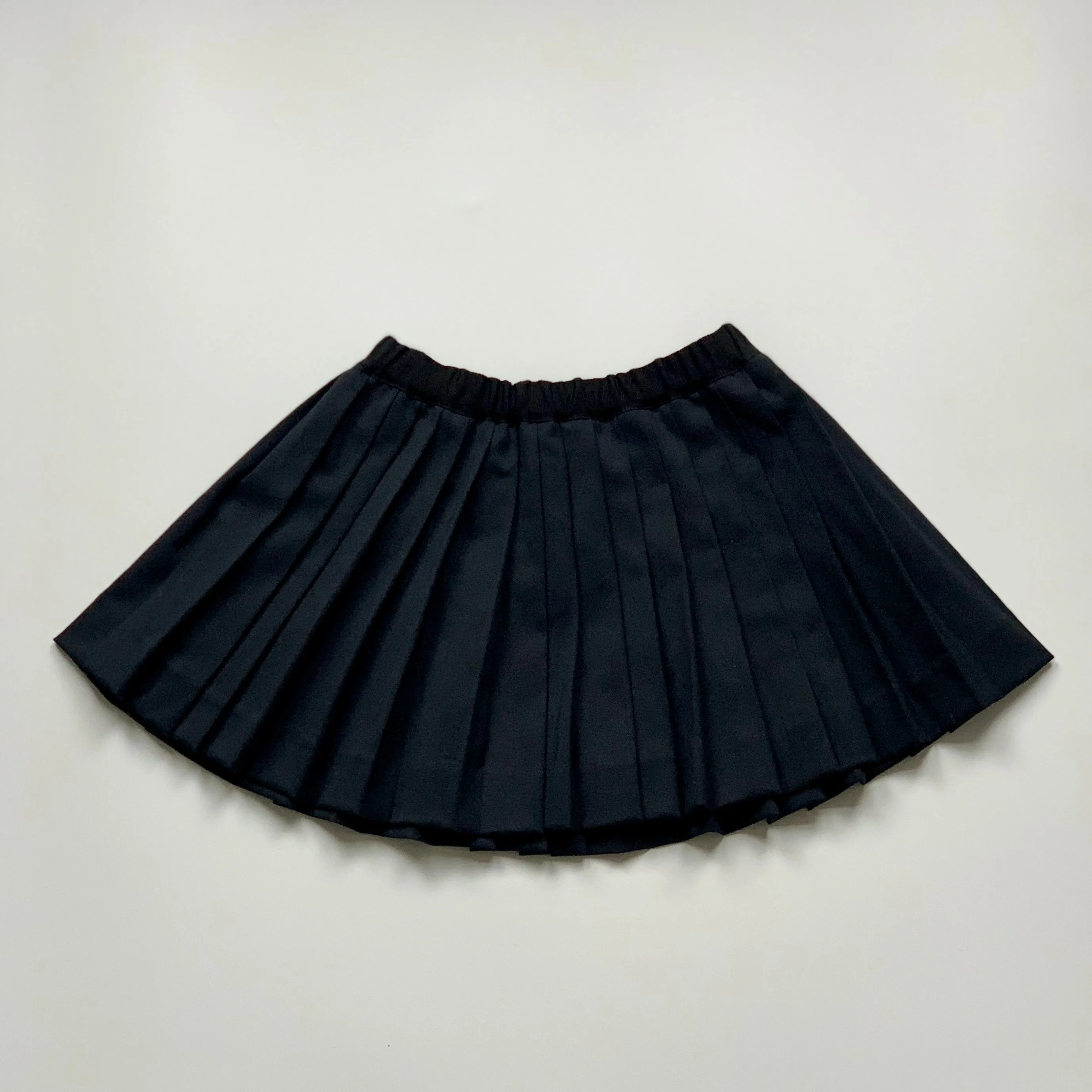 Bonpoint Black Pleated Skirt: 4 Years (Brand New)