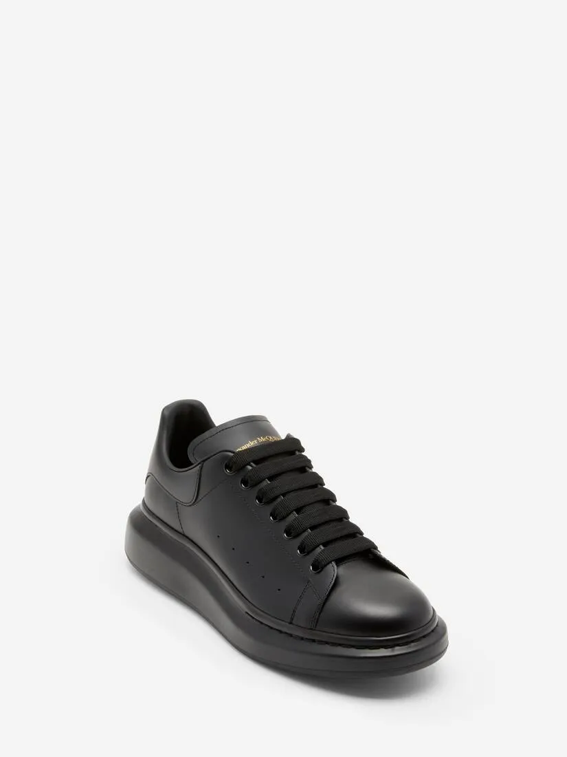 Men's Oversized Sneaker in Black