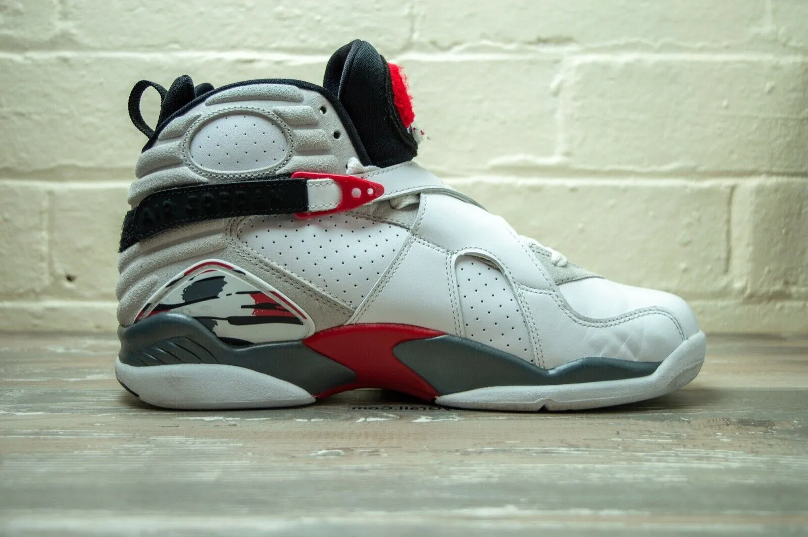 Nike Air Jordan 8 Retro Bugs Bunny 305381 103