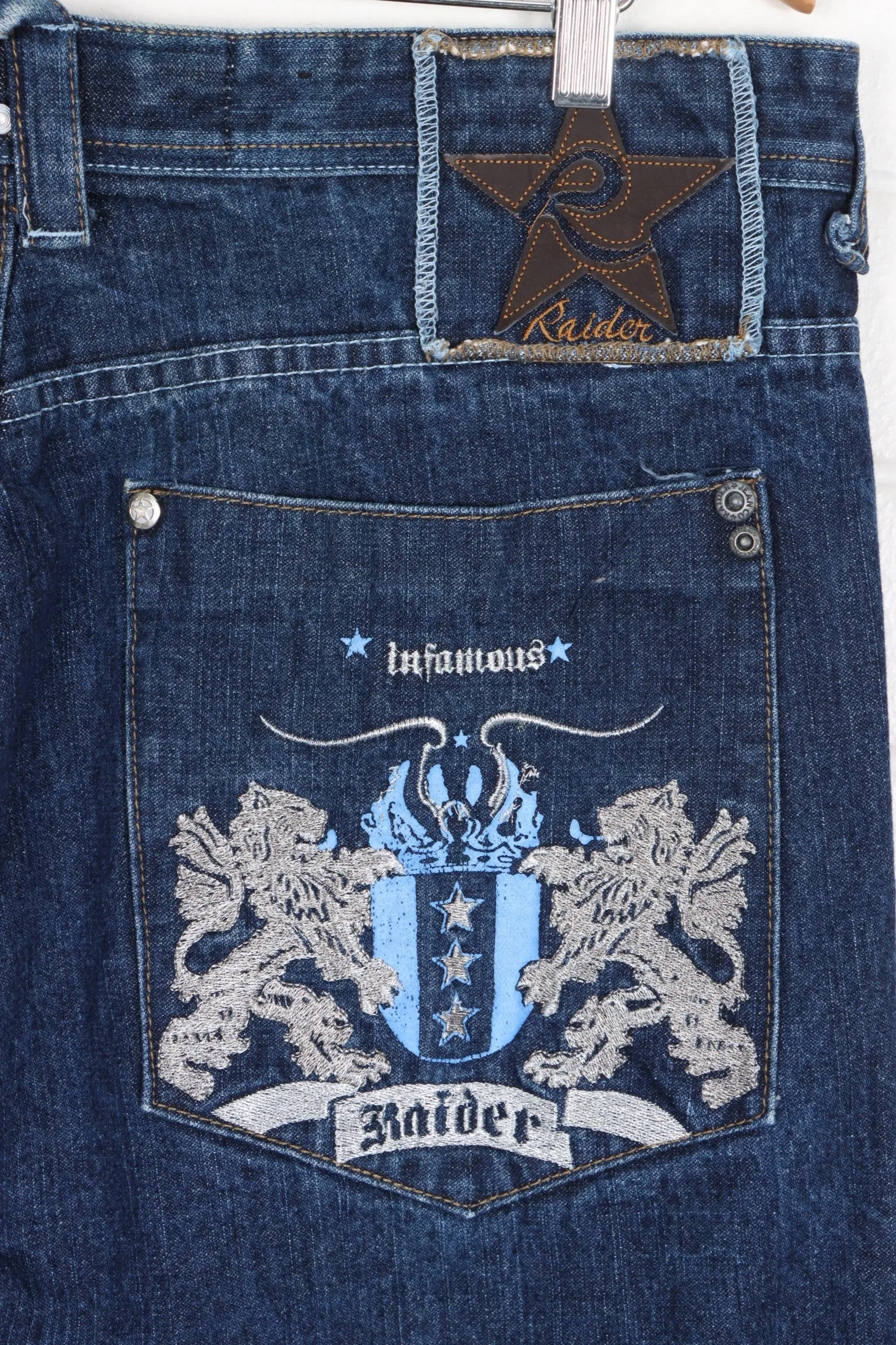 RAIDER JEANS Embroidered Infamous Y2K Denim Jorts Shorts (38)